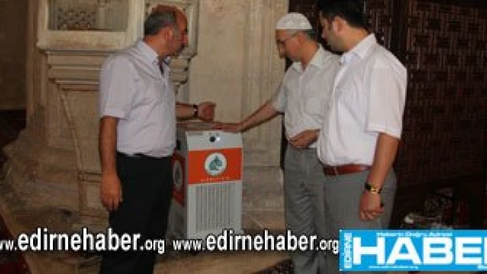 Ayak kokusuna gül suyu önlemi