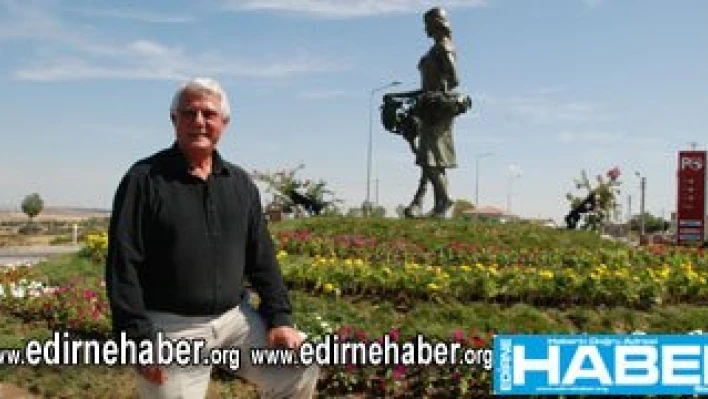 Bağlar yok oldu, heykeli dikildi