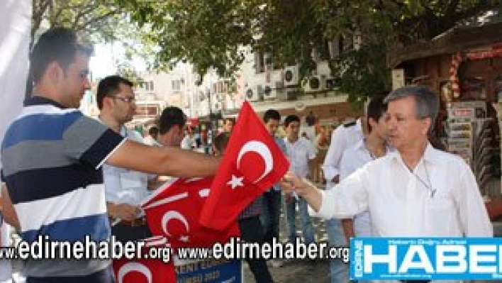 Gençlik kollarından Türk Bayrağı