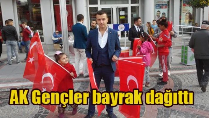 Ak Gençlerden bayrak