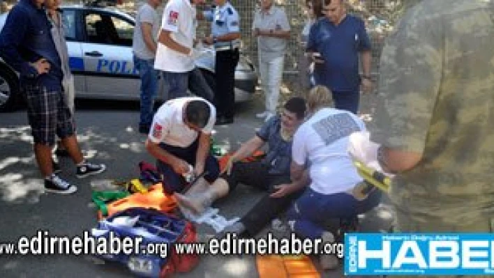 Kavşakta komşuyla çarpıştı