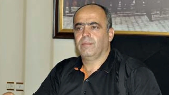 Seçim afişine polis nöbeti