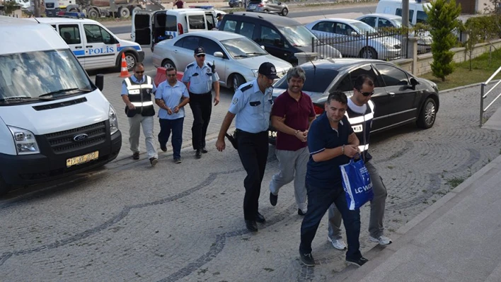 15 kişi gözaltında