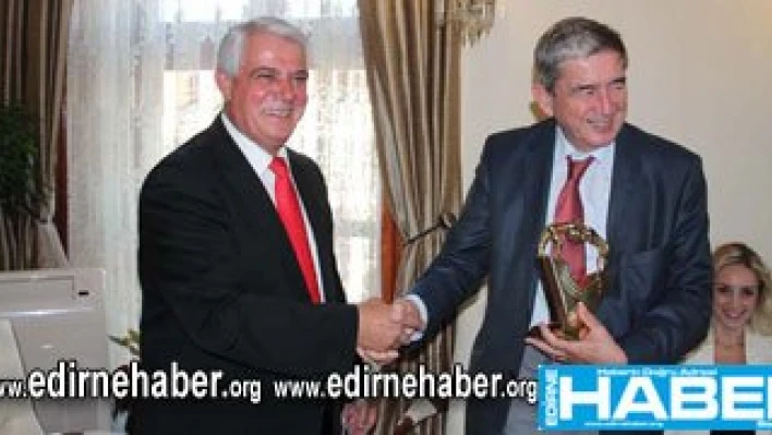 Öymen ziyaret etti