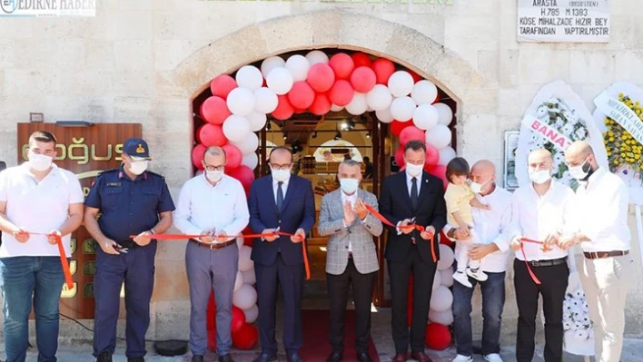 Yangında zarar gören tarihi çarşı restorasyonun ardından açıldı