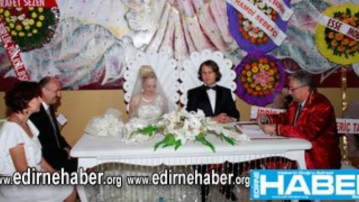 Bi' yastıkta kocayın