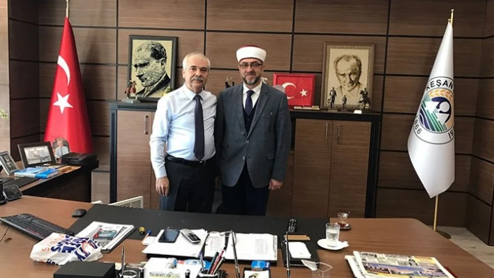 Özcan'ı ziyaret etti