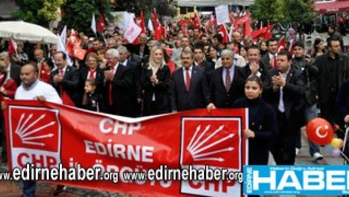 Cumhuriyet için yürüdüler