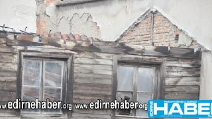 Yağmura dayanamadı