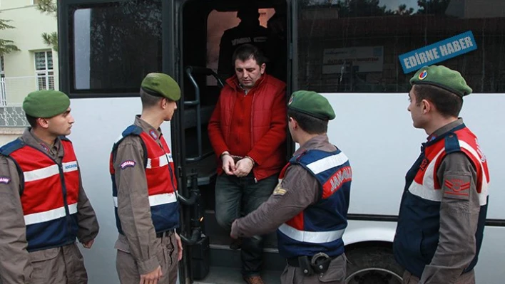 Kapı kredi kartı yardımı ile açılmış