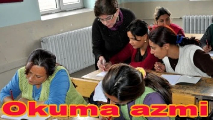 Roman kadınların okuma azmi