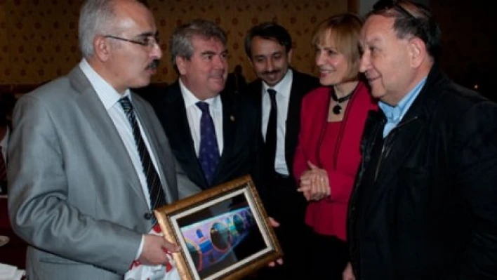 “Meriç Köprüsü Konuşuyor” a özel yemek