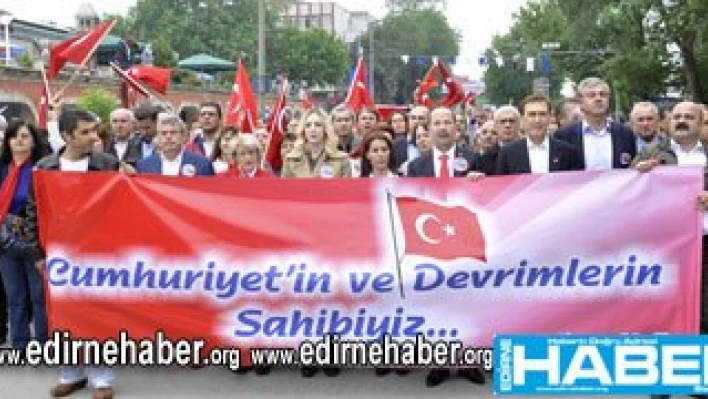 Minikler, hayvan sevgisi için sahne aldı