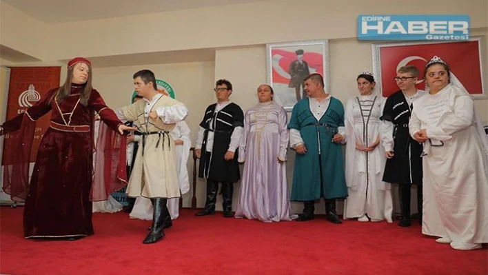 Sahnenin yıldızları sahne aldı