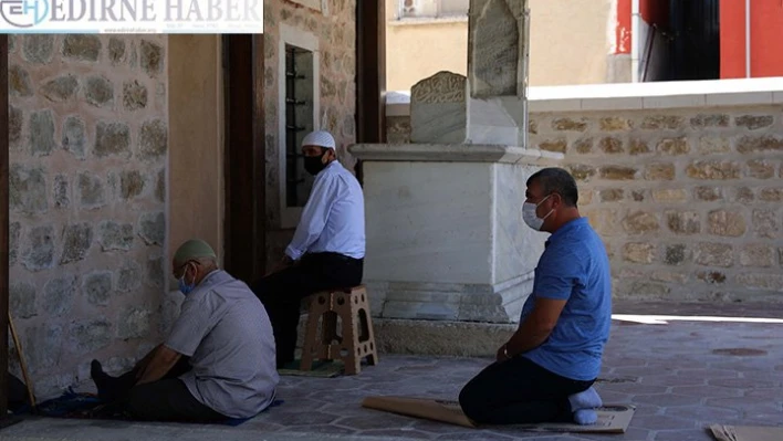  Tarihi cami restore edildi