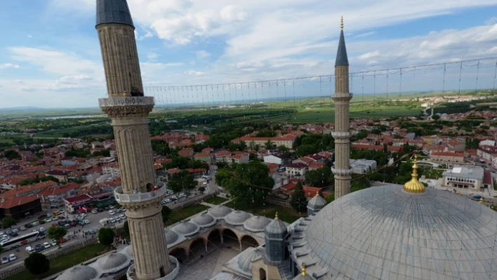 Gelenek devam ediyor