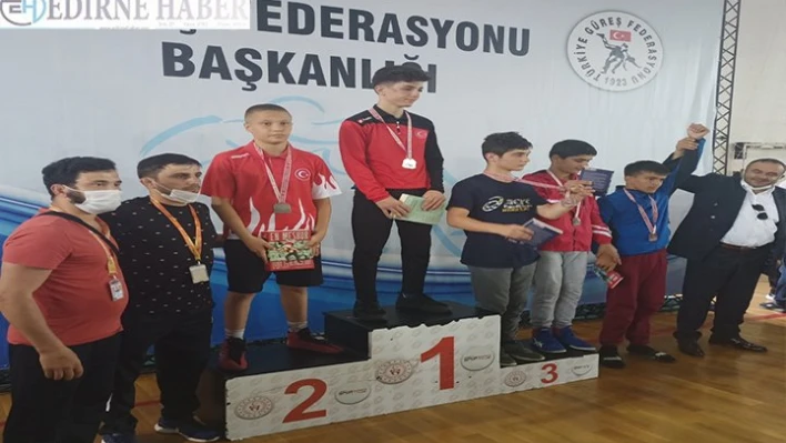 Lüleburgazlı güreşçi Efe Yılmaz milli takıma seçildi