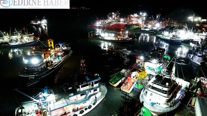 250 tekne hamsi peşinde