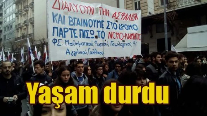 Yunanistan kilitlendi