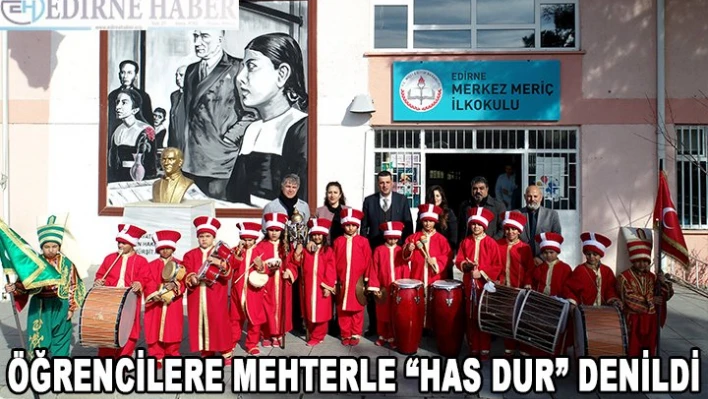 Okuldan kaçan öğrencilere mehterle 'Has dur' denildi