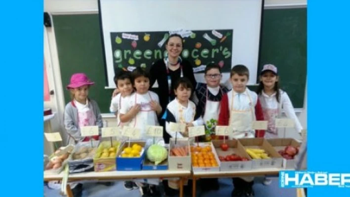  Öğrenciler İngiliz parası ile alışveriş yaptı