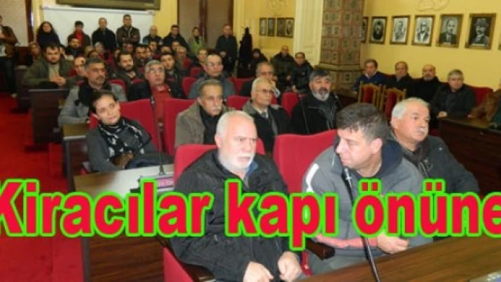 Belediye kiracıları kapı önüne