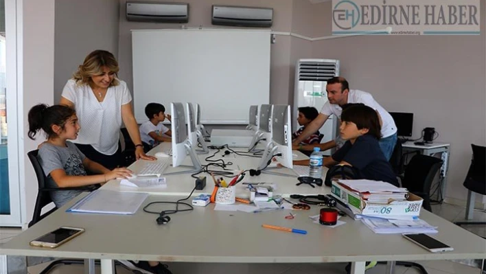 Kod atölyesi eğitimleri devam ediyor