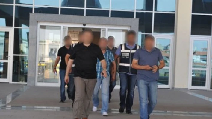 Tutuksuz yargılanıyor
