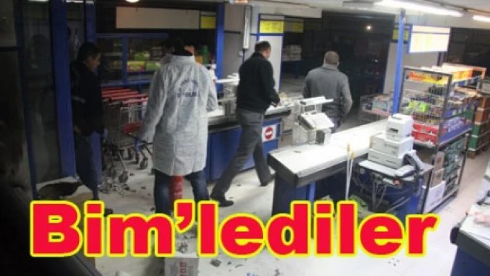 Molotof kokteyl attılar
