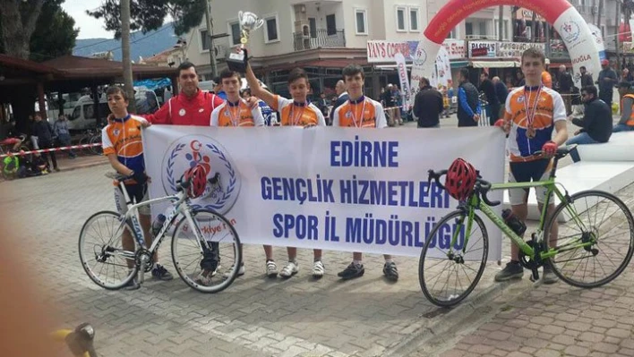 Kürsüyü sevdiler