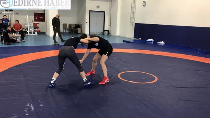 Altı yaşında güreşe başlayan milli sporcunun hedefi dünya şampiyonluğu