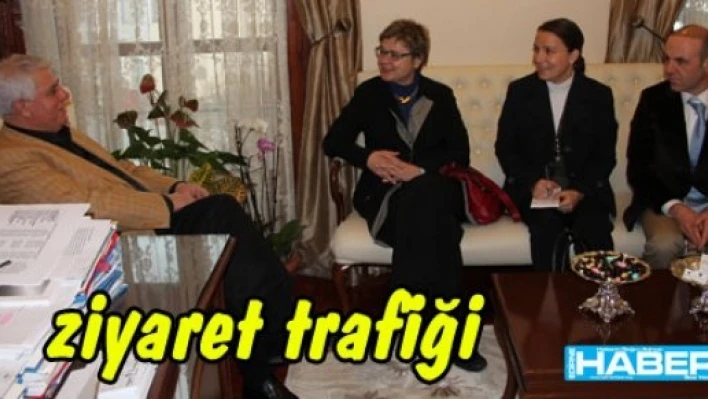  Başkonsolostan ziyaret trafiği