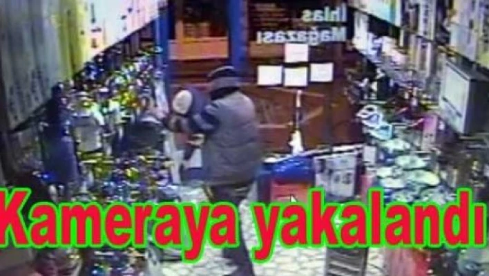Önce kameraya, sonra polise