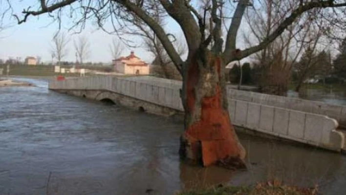 Sarayiçini su bastı