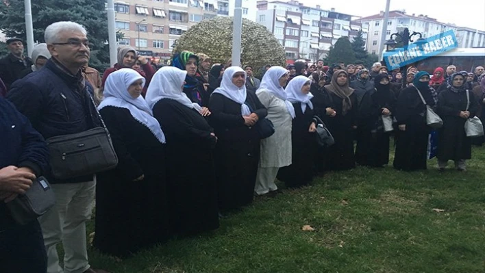 Dualar eşliğinde uğurlandılar