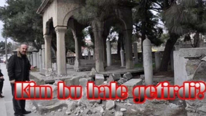 Tarihi mezarlığa girdi