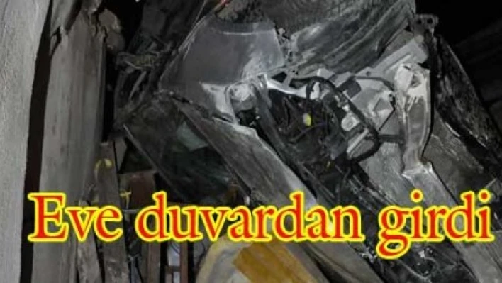 Kömürlüğe girdi, evin duvarını yıktı