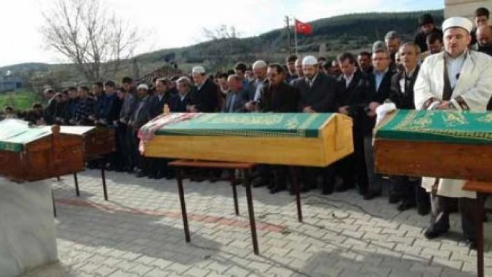 Gözyaşları içinde toprağa verildiler