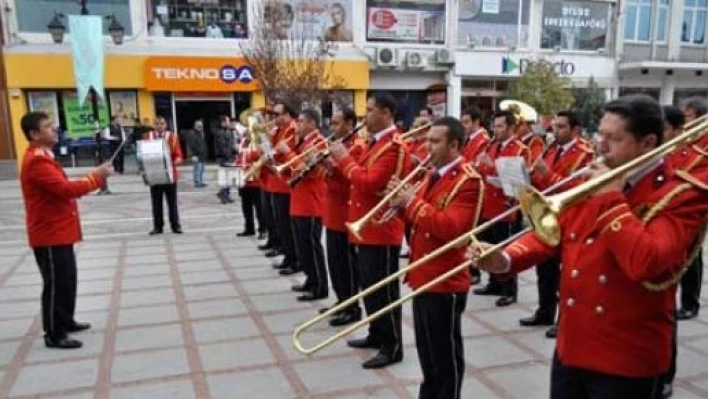 Buz gibi havada bahar konseri