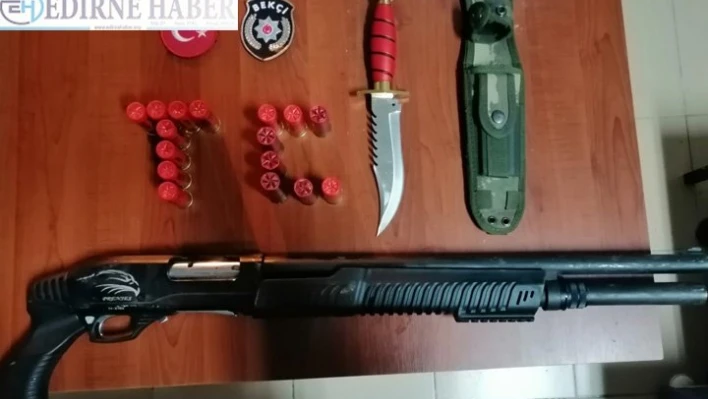 Bekçilerin durdurduğu araçta tüfek ele geçirildi