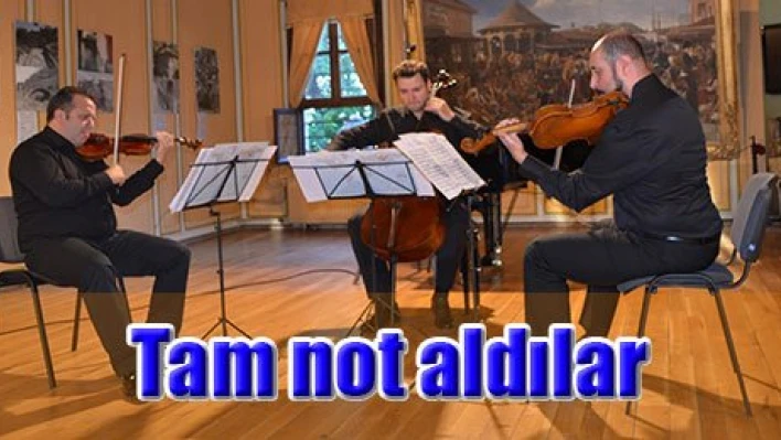 Tam not aldılar