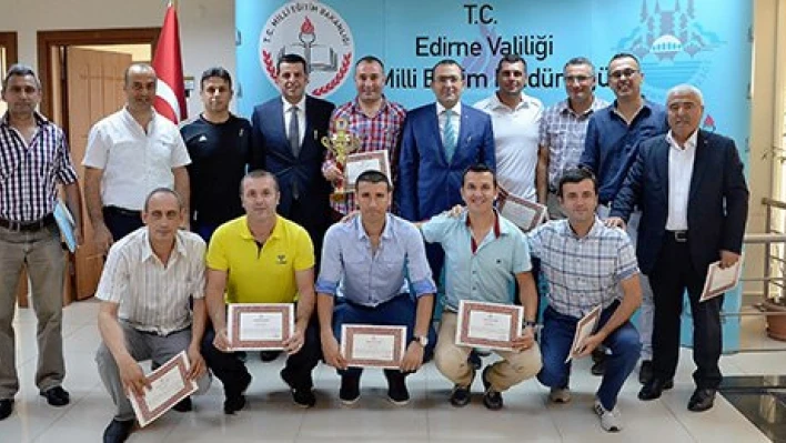 Şampiyonlara teşekkür belgesi