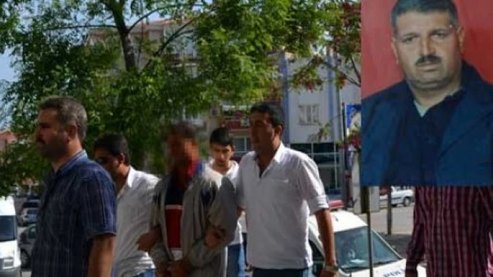 Kanlı bitti