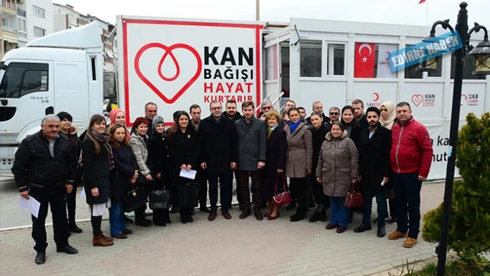 Kanlarıyla destek oldular
