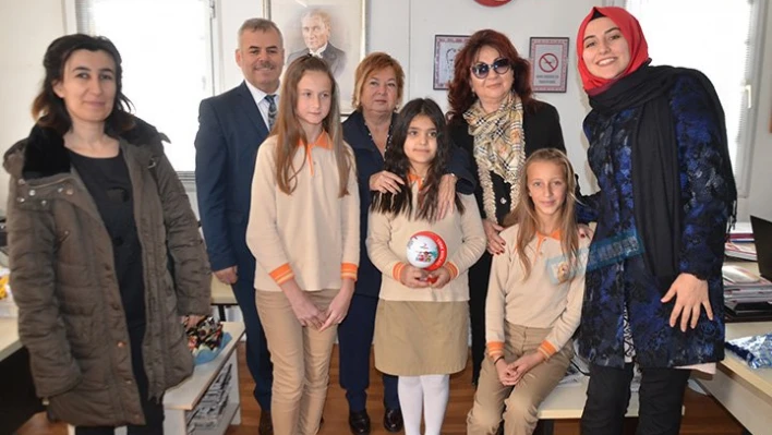 Harçlıklarını bağışladılar