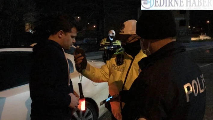 Alkollü sürücü polis merkezine götürüldü
