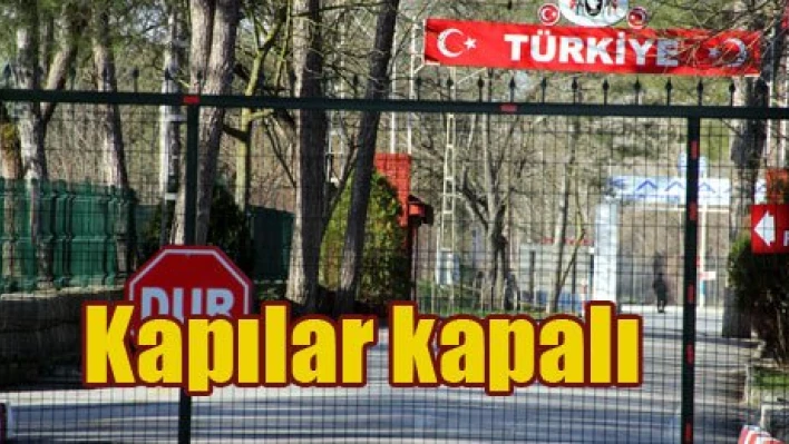 Yine kapandı!