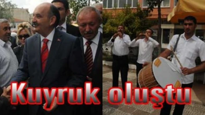 Davullu, zurnalı karşılama 