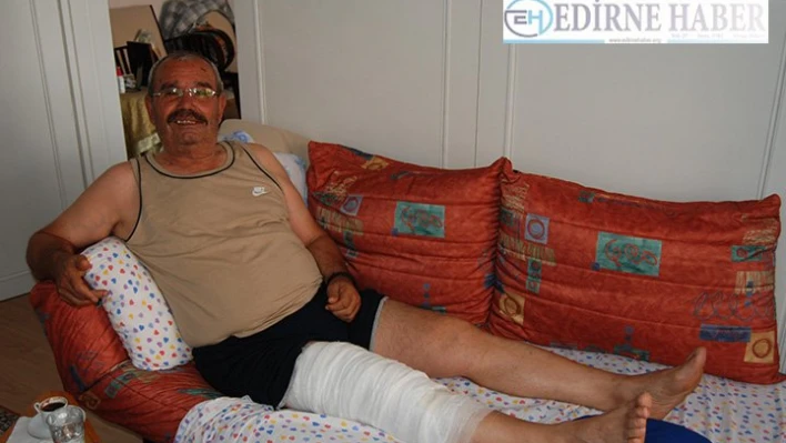 Yılandan korktu, bacağını kesti