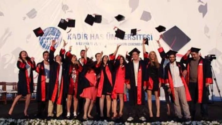 Kadir Has'da mezuniyet coşkusu 